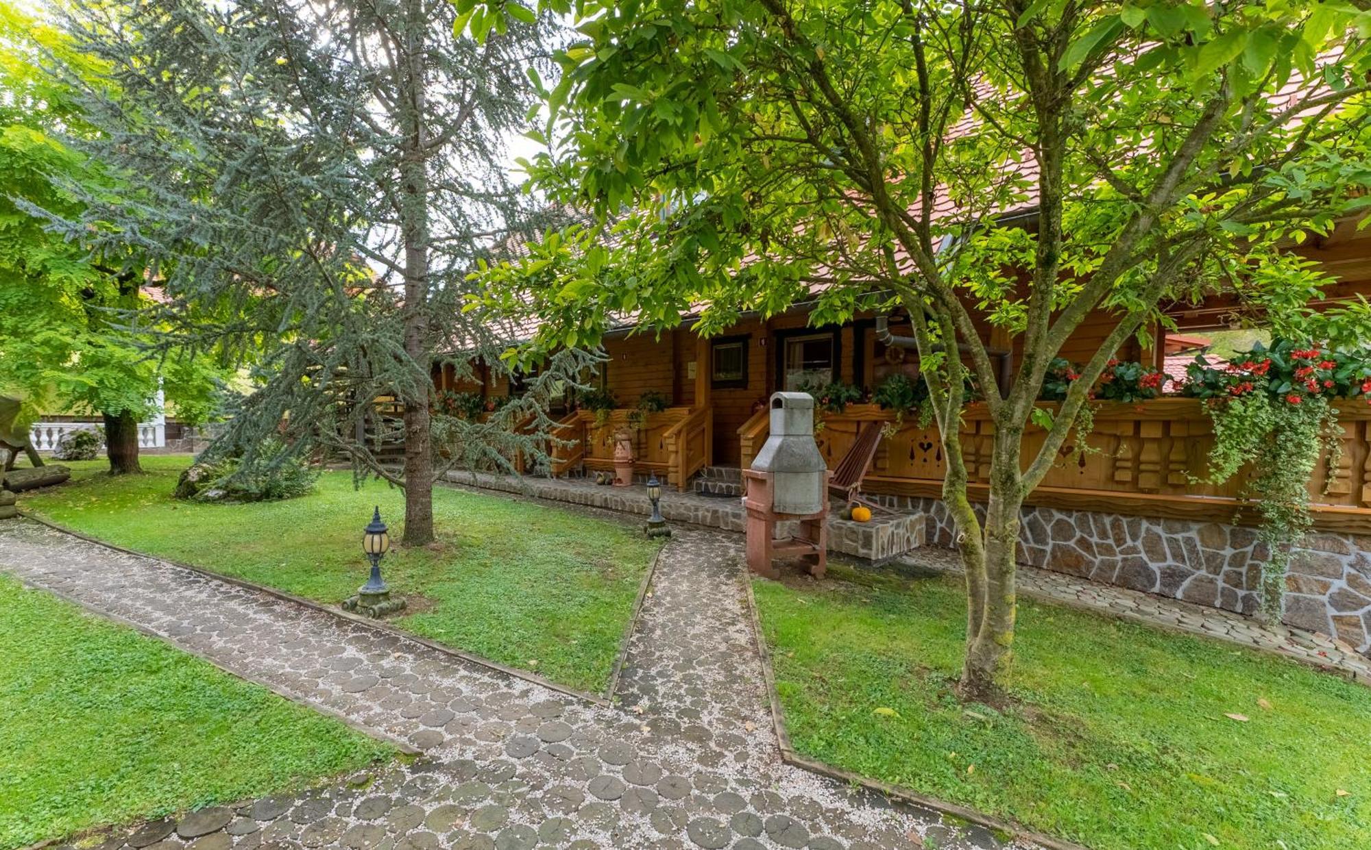 Korosec Apartments And Wellness Centre Мозирие Екстериор снимка